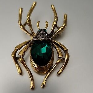 SPIDER Brooch Necklace Combo Simulated Emeralds